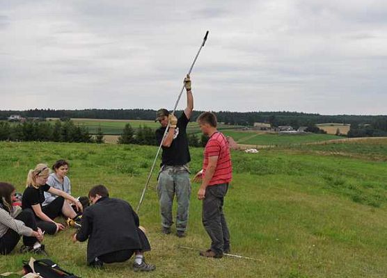 Poznanie budowy geologicznej i rzeźby Pojezierza Kaszubskiego - ćwiczenia terenowe studentów UG grafika