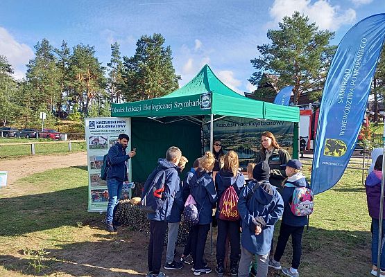 Stoisko Kaszubskiego Parku Krajobrazowego i Ośrodka Edukacji Ekologicznej w Szymbarku fot. L.Mollin