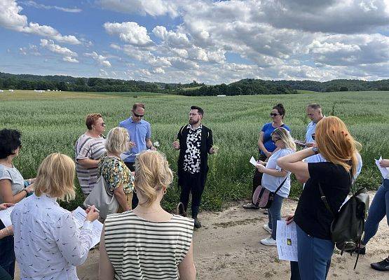 Spacer botaniczny z Arturem Eichmannem podczas spotkania Pomorskiego Forum Dialogu ds. środowiska