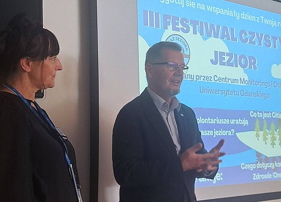 Konferencja podczas III Festiwalu Czystych Jezior w Borucinie fot. Paweł Michał Owsianny Grafika III Festiwal Czystych Jezior