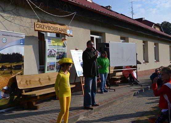Grafika Grzybobranie 2014’ w OEE w Szymbarku