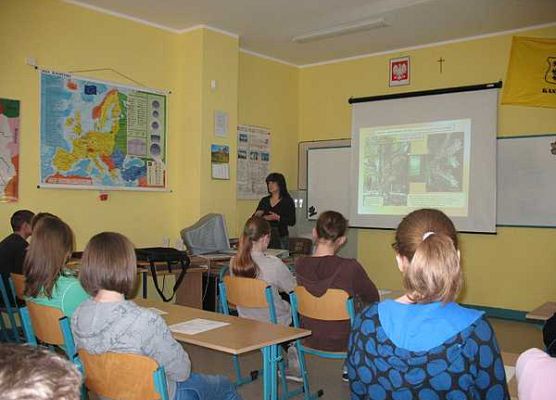 Grafika Obchody Dnia Ziemi w Gimnazjum Publicznym w Somoninie