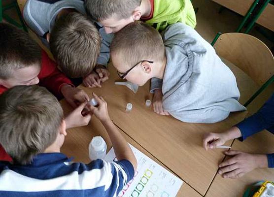 Grafika Woda pod lupą - warsztaty w Klukowej Hucie