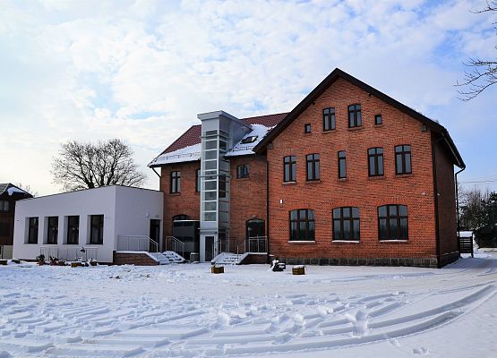 Grafika „Nowa siedziba Kaszubskiego Parku Krajobrazowego i Ośrodka Edukacji Ekologicznej”
