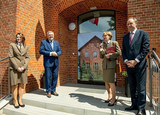 Grafika „Oficjalne otwarcie Centrum Edukacji Ekologicznej w Staniszewie”