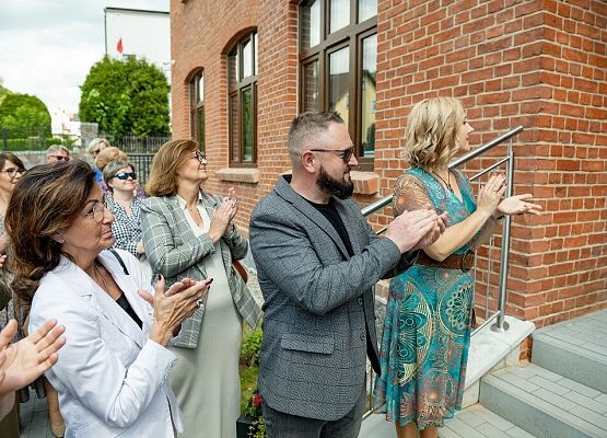 Grafika „Oficjalne otwarcie Centrum Edukacji Ekologicznej w Staniszewie”