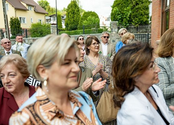 Grafika „Oficjalne otwarcie Centrum Edukacji Ekologicznej w Staniszewie”