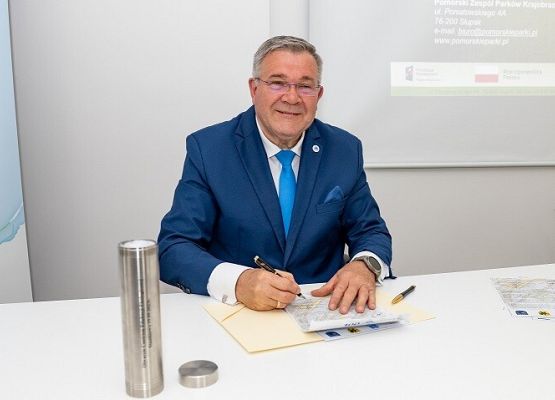 Grafika „Oficjalne otwarcie Centrum Edukacji Ekologicznej w Staniszewie”