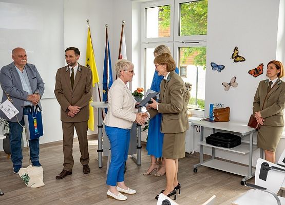 Grafika „Oficjalne otwarcie Centrum Edukacji Ekologicznej w Staniszewie”